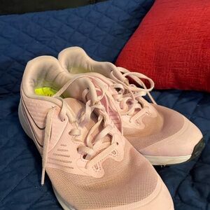 Nike Y Girls Soft Pink Sneakers 6.5